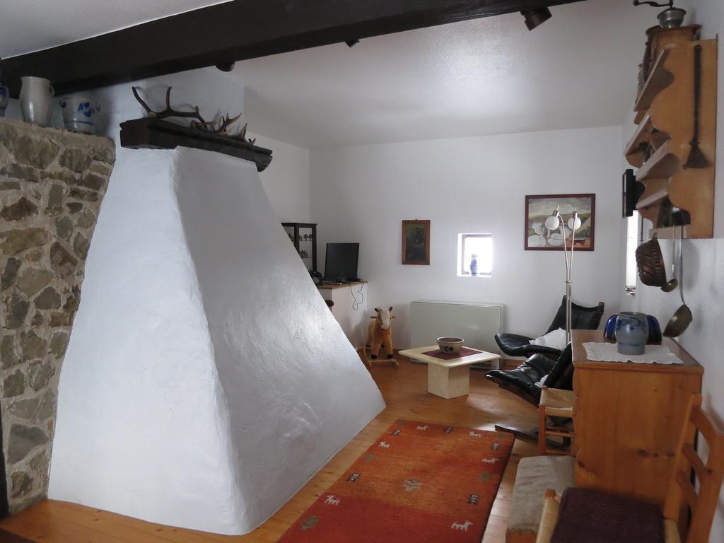 Haus Hinneres Apartment Schalkenmehren
